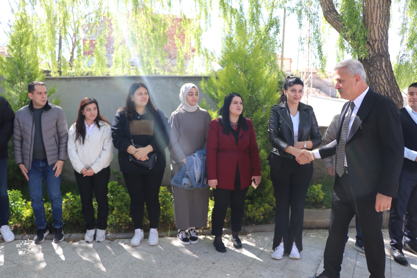 kurum-c-eg-t-mler-m-z-devam-ed-yor